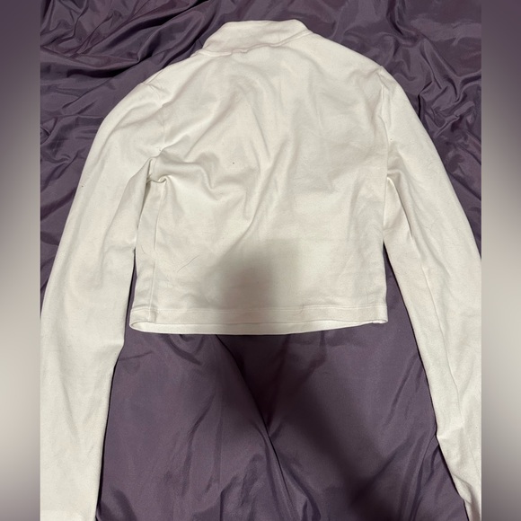 1/2 zip cropped long sleeve - Picture 2 of 3